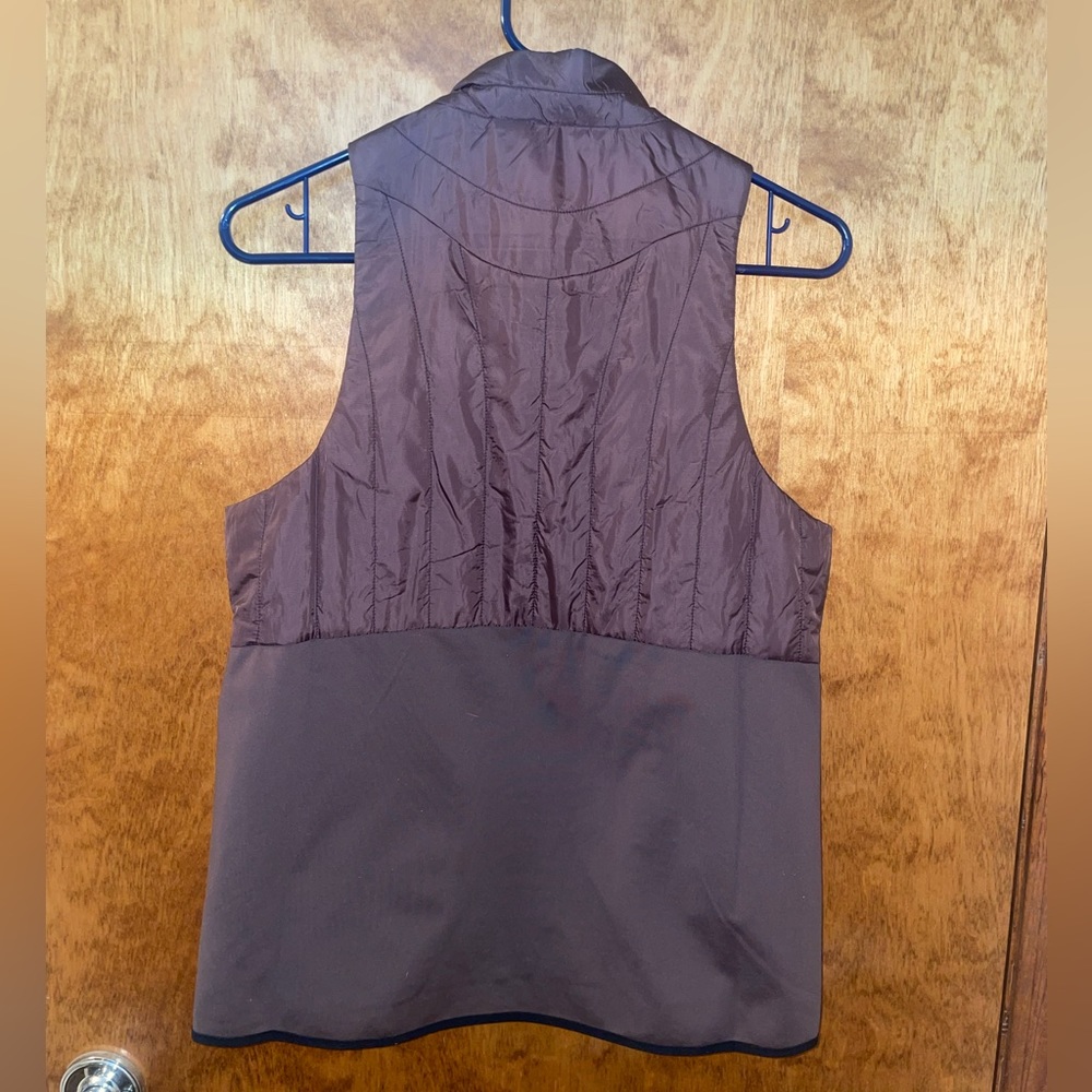 Hoka One Insulated Running Vest in “Raisin Purple” Small - Picture 4 of 6